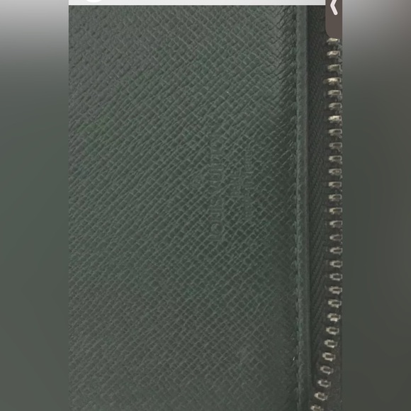 Louis Vuitton Taiga Leather Zip Around Travel Case Long Wallet - Picture 7 of 8